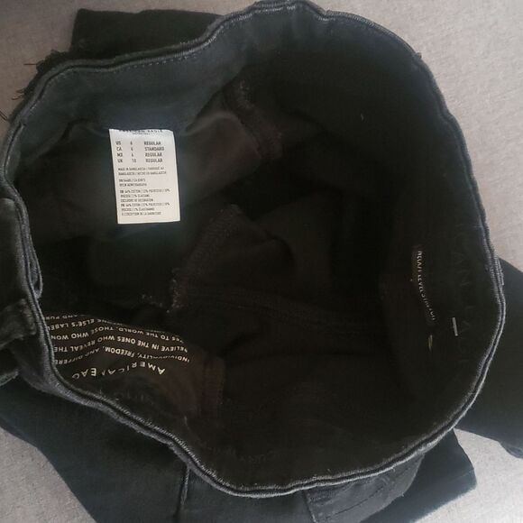 American Eagle jeans women's sz 6 black destroyed holes stretch hi-rise jegging - Picture 13 of 16